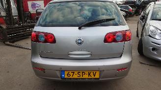 Fiat Croma 2006 2.2 16v 194A1 grijs 698/A onderdelen picture 4