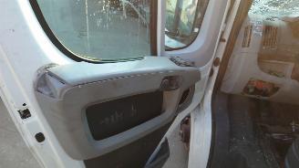 Peugeot Boxer 2009 2.2 HDI 4HV Wit onderdelen picture 9