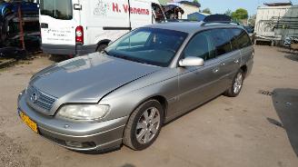 rozbiórka samochody osobowe Opel Omega 2003 2.2 16v Z22XE Grijs Z158 onderdelen 2003/1