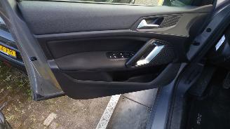 Peugeot 308 2015 1.2 12v THP HNY HN02 Grijs KCA onderdelen picture 9