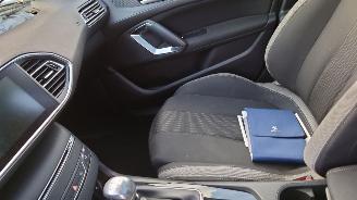 Peugeot 308 2015 1.2 12v THP HNY HN02 Grijs KCA onderdelen picture 14