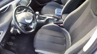 Peugeot 308 2015 1.2 12v THP HNY HN02 Grijs KCA onderdelen picture 11