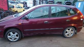 Nissan Almera-tino 2005 1.8 16v QG18DE rood onderdelen picture 2