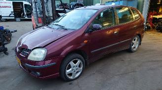 Auto da rottamare Nissan Almera-tino 2005 1.8 16v QG18DE rood onderdelen 2005/3