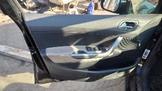 Peugeot 308 SW 2012 1.6 VTi 5FS Zwart KTV onderdelen picture 11