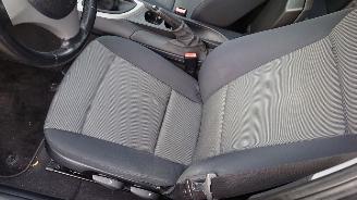 BMW 1-serie 2006 116i E87 N45B16A Zwart 475 onderdelen picture 15