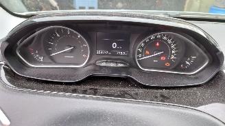Peugeot 208 2013 1.4 HDI 8HR 8H01 Wit EWPB onderdelen picture 21