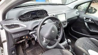 Peugeot 208 2013 1.4 HDI 8HR 8H01 Wit EWPB onderdelen picture 20