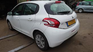 Peugeot 208 2013 1.4 HDI 8HR 8H01 Wit EWPB onderdelen picture 5