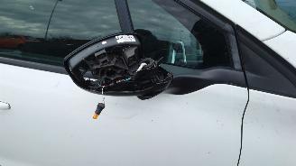Peugeot 208 2013 1.4 HDI 8HR 8H01 Wit EWPB onderdelen picture 10