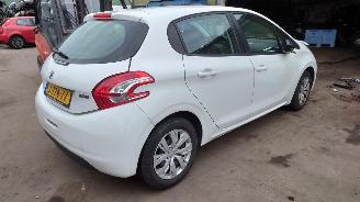 Peugeot 208 2013 1.4 HDI 8HR 8H01 Wit EWPB onderdelen picture 8