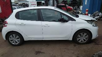 Peugeot 208 2013 1.4 HDI 8HR 8H01 Wit EWPB onderdelen picture 9