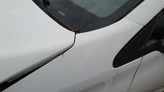 Peugeot 208 2013 1.4 HDI 8HR 8H01 Wit EWPB onderdelen picture 3