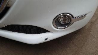 Peugeot 208 2013 1.4 HDI 8HR 8H01 Wit EWPB onderdelen picture 13