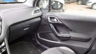 Peugeot 208 2013 1.4 HDI 8HR 8H01 Wit EWPB onderdelen picture 23