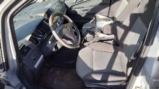 Opel Zafira B 2006 1.8 16v Z18XER Grijs Z167 onderdelen picture 14