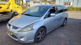 Démontage voiture Mitsubishi Grandis 2006 2.4 16v 4G69 Grijs onderdelen 2006/3