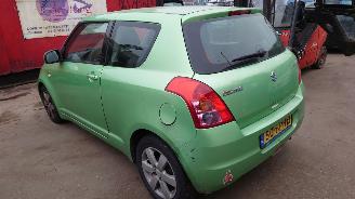 Suzuki Swift 2009 1.3D D13A Groen ZJD onderdelen picture 3