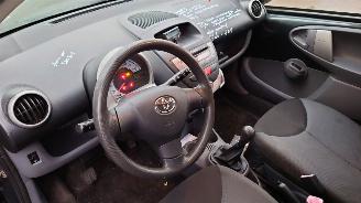 Toyota Aygo 2007 1.0 12v 1KRFE Grijs 1E0 onderdelen picture 15