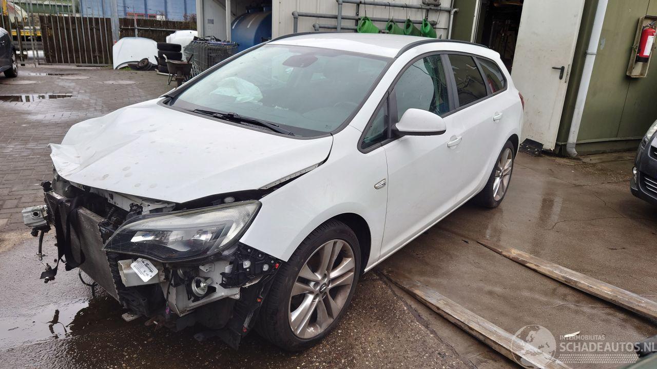 Opel Astra J 2011 1.4 16v T. A14NEL Tourer Wit Y40R onderdelen