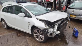 Opel Astra J 2011 1.4 16v T. A14NEL Tourer Wit Y40R onderdelen picture 6