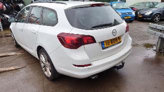 Opel Astra J 2011 1.4 16v T. A14NEL Tourer Wit Y40R onderdelen picture 3