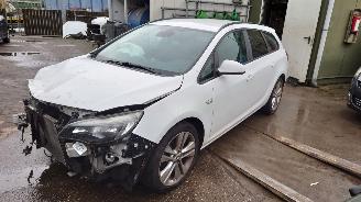 Autoverwertung Opel Astra J 2011 1.4 16v T. A14NEL Tourer Wit Y40R onderdelen 2011/4