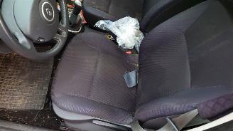 Renault Clio 3 2007 1.4 16v K4J Rood OV727 onderdelen picture 13