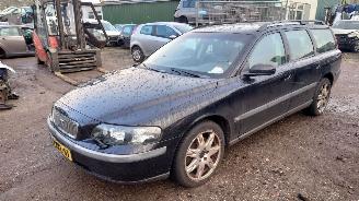 demontáž osobní automobily Volvo V-70 station 2004 2.4 20v B5244S Zwart 452 onderdelen 2004/6