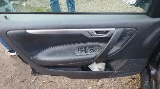 Volvo V-70 station 2004 2.4 20v B5244S Zwart 452 onderdelen picture 17