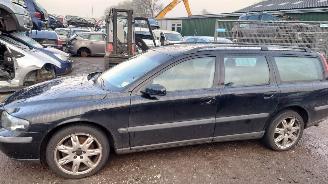 Volvo V-70 station 2004 2.4 20v B5244S Zwart 452 onderdelen picture 2