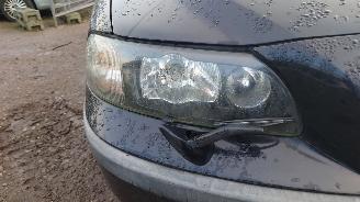 Volvo V-70 station 2004 2.4 20v B5244S Zwart 452 onderdelen picture 8