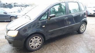 Auto da rottamare Fiat Idea 2004 1.4 16v 843A1 Zwart 632 onderdelen 2004/12