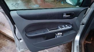 Ford Focus 2 2009 1.6 TDCI G8DB Zilver Moondust Silver onderdelen picture 16