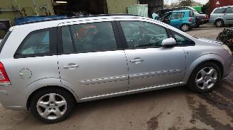 Opel Zafira B 2008 1.6 16v Z16XER Grijs Z157 onderdelen picture 6