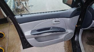 Kia Picanto 1.0 12v G4HE 2007 Zwart Z1 onderdelen picture 8