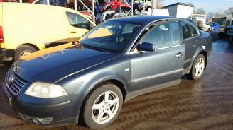 Auto da rottamare Volkswagen Passat 2002 2.0i AZM EPT Grijs LC7V onderdelen 2002/5