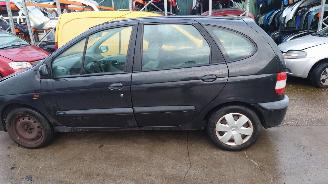 Renault Scenic 2002 1.6 16v K4MA7 Zwart NV676 onderdelen picture 2