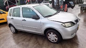 Mazda 2 2005 1.4 16v FXJA Grijs onderdelen picture 6
