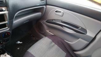 Kia Picanto 2006 1.0 12v G4HE Blauw T3 onderdelen picture 13