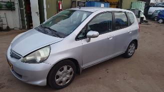 Uttjänta bilar auto Honda Jazz 2006 1.4 i-dsi L13A6 Grijs NH623M onderdelen 2006/2