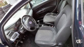 Fiat Grande Punto 2009 1.2i 199A4 Blauw 475 onderdelen picture 10