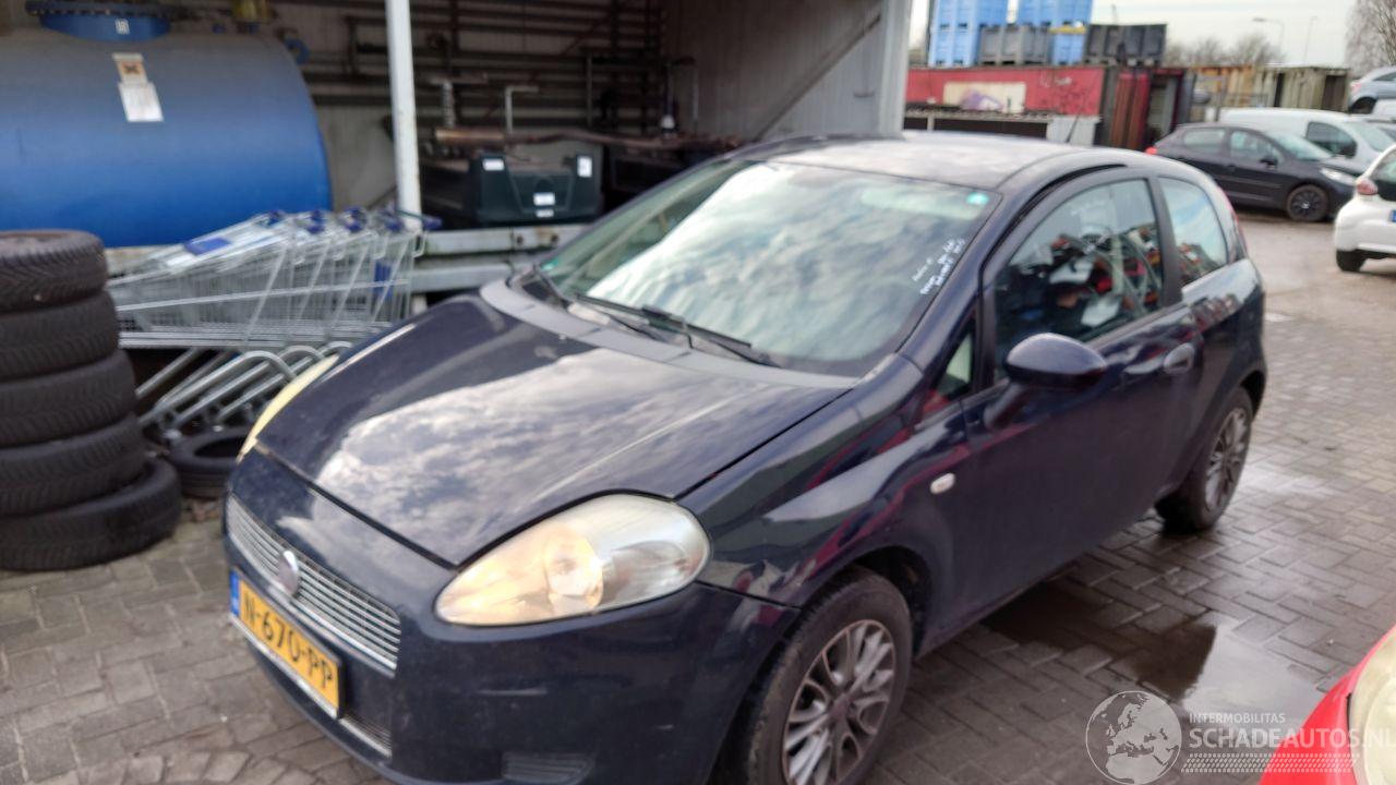 Fiat Grande Punto 2009 1.2i 199A4 Blauw 475 onderdelen
