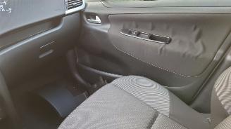 Peugeot 207 2010 1.4 VTi 8FS Grijs EZR onderdelen picture 17