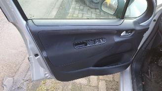 Peugeot 207 2010 1.4 VTi 8FS Grijs EZR onderdelen picture 10