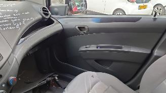Chevrolet Spark 2011 1.0 16v B10D1 Rood onderdelen picture 14