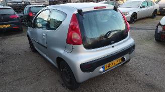 Peugeot 107 2007 1.0 12v 1KRFE Grijs KTB onderdelen picture 3