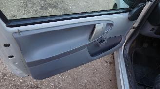 Peugeot 107 2007 1.0 12v 1KRFE Grijs KTB onderdelen picture 9