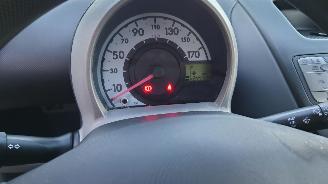 Peugeot 107 2007 1.0 12v 1KRFE Grijs KTB onderdelen picture 12