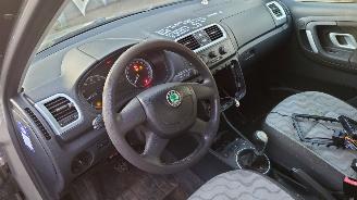 Skoda Fabia 5J 2009 1.2 12v CGPA LVG Grijs LF8H onderdelen picture 12